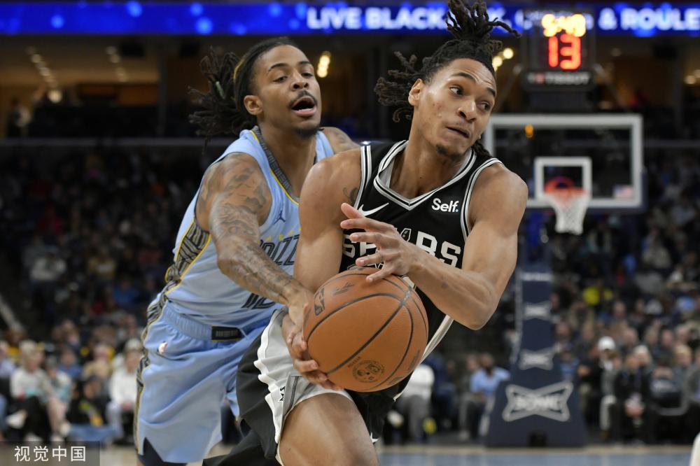 他不仅年轻 他不仅年轻